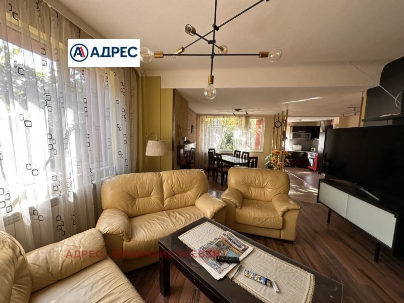 Продава се Къща в Плевен, Сторгозия - 236 кв.м за 1200 €/кв.м - Снимка #2