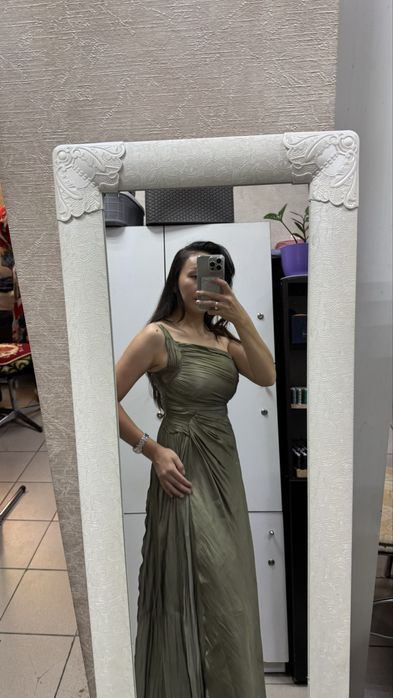 Шикарное вечернее платье