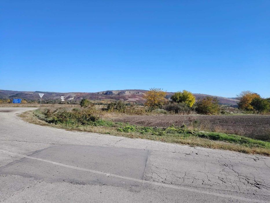 Земеделски парцел на кръстопът Плевен / Никопол / Белене!