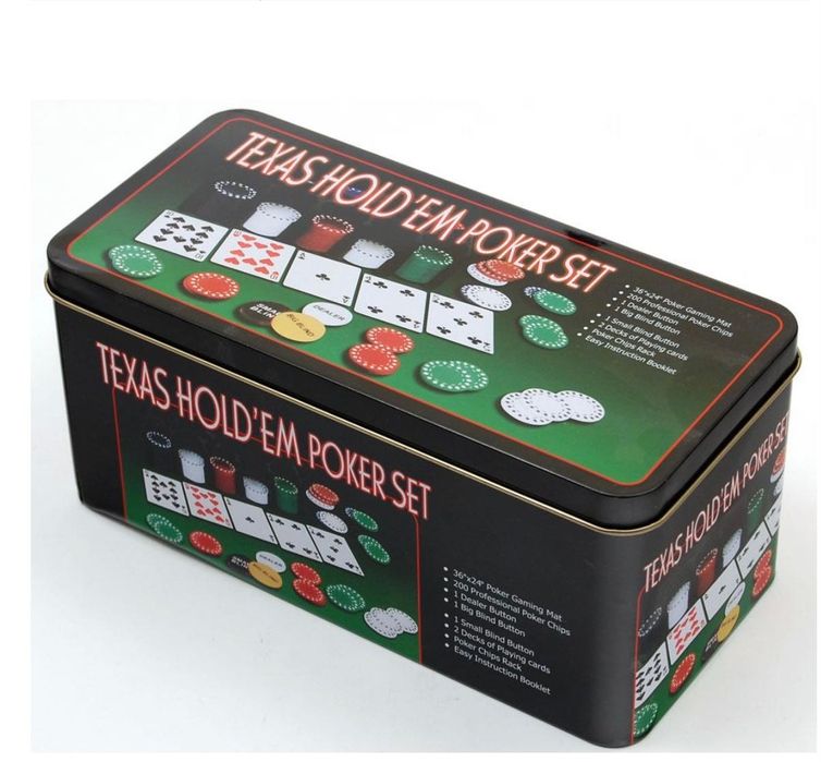 Стилен подаръчен комплект за мъже в картонена кутия.