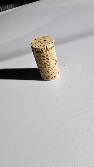 бутылка стеклянная для вина