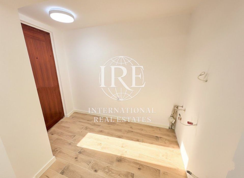 Продава се Едностаен апартамент в Варна, Гранд Мол Варна - 15 кв.м за 2800 €/кв.м - Снимка #4