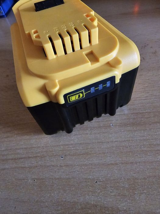 Аккумулятор dewalt