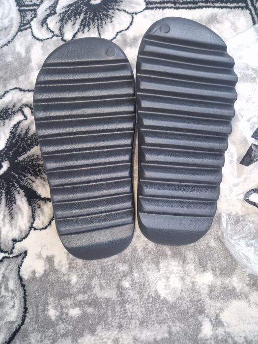 Adidas Yeezy Slides