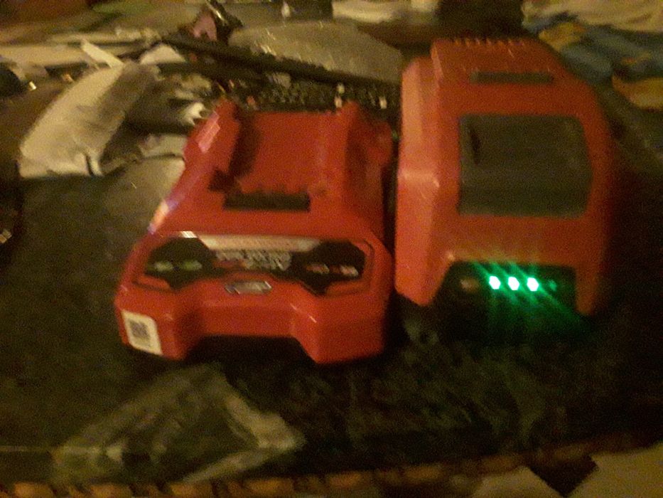 Vînd iîncărcător dual voltage 24/48v POWER WORKS+baterie