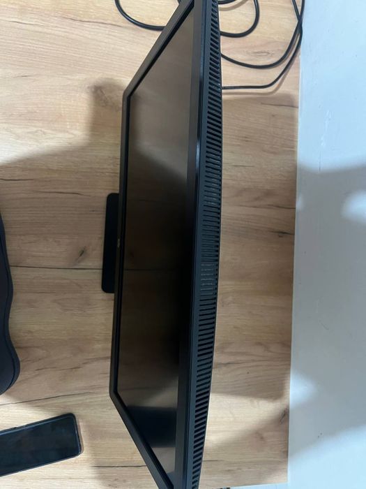 Монитор HP P223 продам