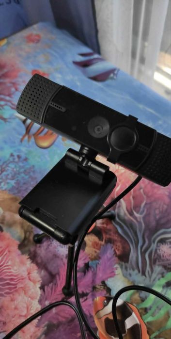 Vand camera web cu trepied si protectie obiectiv noua