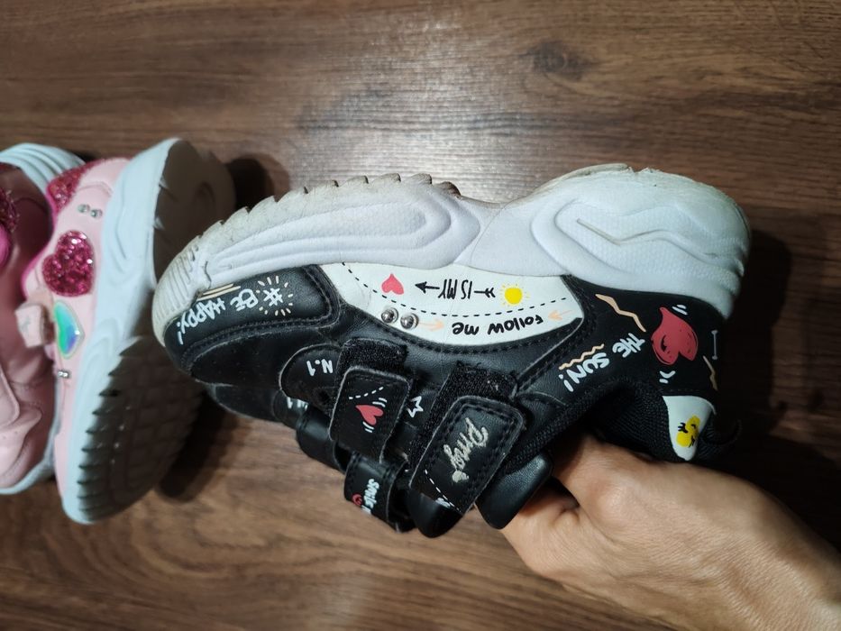 Два чифта маратонки на primigi