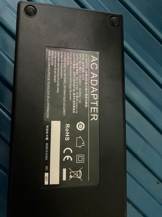 Блок питания 19V 9.5A Блок питания для ноутбука