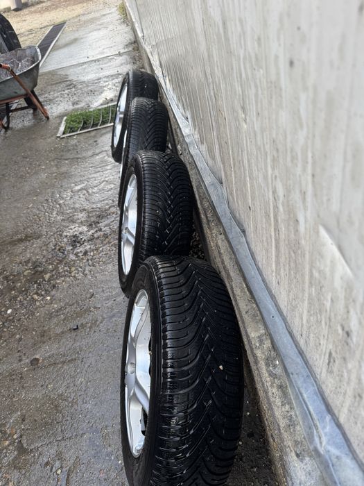 Jante gama Peugeot 185/65/15 cu anvelope de iarna