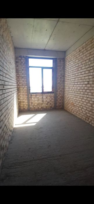 Yangi toshmi navatroyka uy karopka 88kv sotiladi