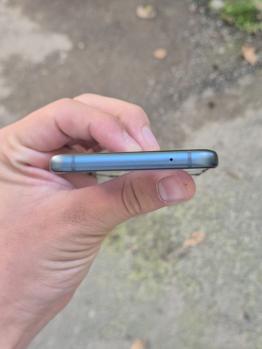 Samsung Galaxy Z Flip 3 200$