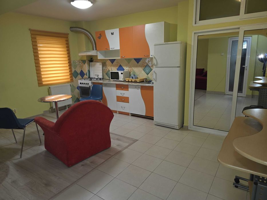 Garsoniera moderna in Trivale, stradal, complexul II