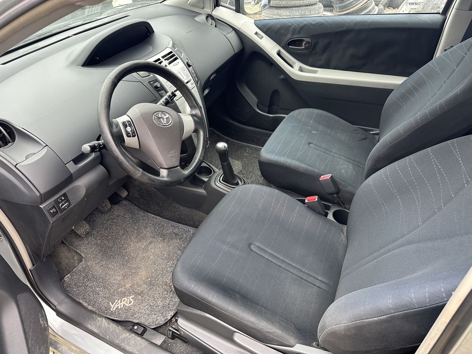 Тойота Ярис Toyota Yaris 1.3 vvti 87 кс На части!