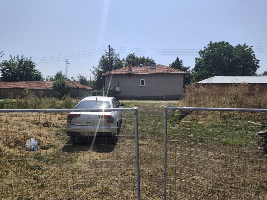 Продавам парцел в с Средец