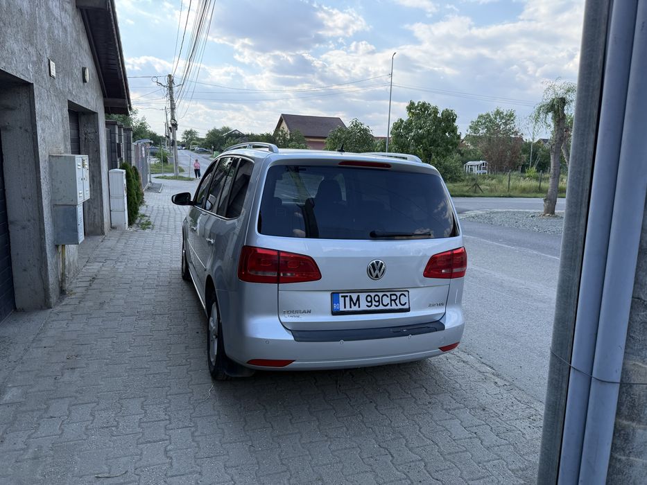 VOLKSWAGEN Touran 2011 — imagine 4