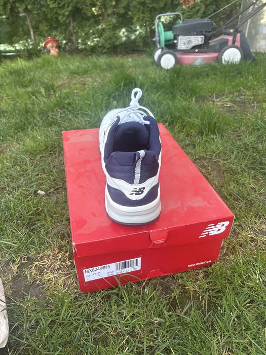 Adidasi  noi new balance
