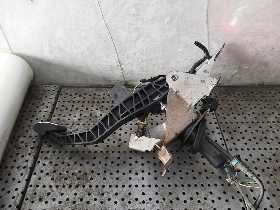 Pedala ambreiaj ford focus 3 bv617b633ge