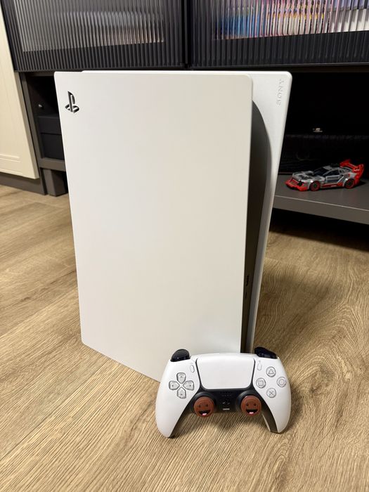 PlayStation 5 PS5 Disk Cutie + 3 jocuri