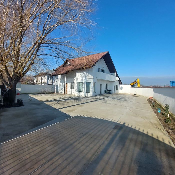 Vilă p+1 curte 500 mp+2500 mp cu hală de 150 mp