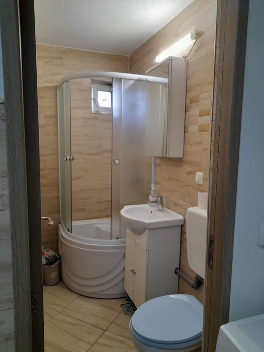 Garsoniera de inchiriat 200 e