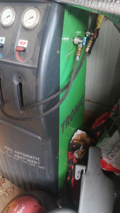 Statie de încărcare auto cu freon