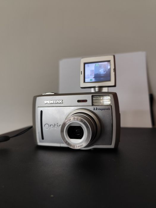 Pentax Optio 33L - ретро дигитален фотоапарат с флип екран