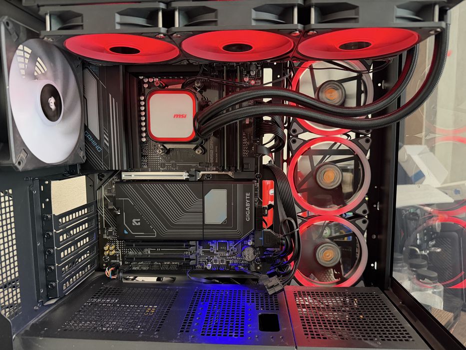 PC Ryzen 9-9950X3D/B850-A WiFi/16/2TB - nou