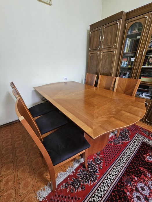 Деревянный стол и стулья комплект
