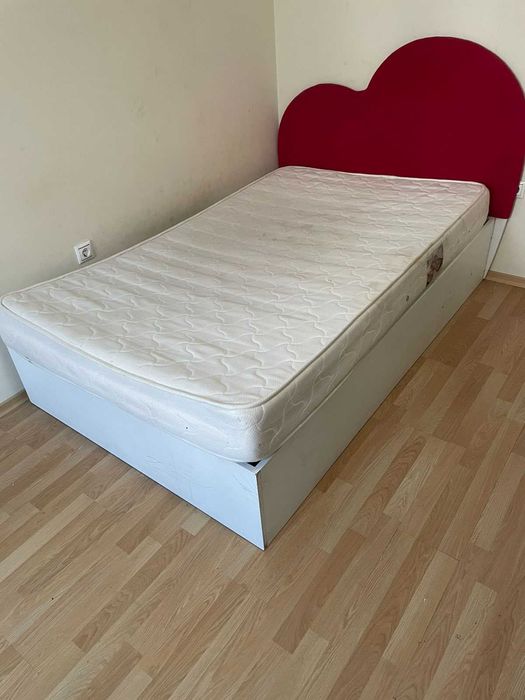 Подарявам детско легло с матрак