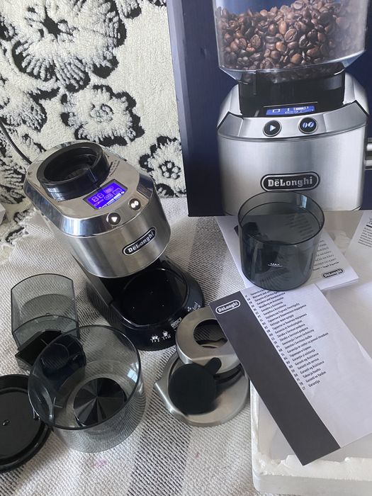 Delonghi кофемолка KG 521.M