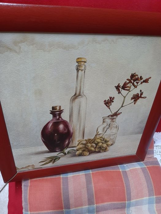 Vând diverse tablouri mici,medii sau mari.