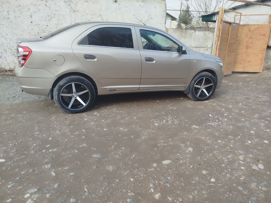 Sakadiska shinalari bilan birga sotiladi