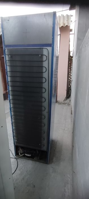 Vitrina xolodilnik 422L