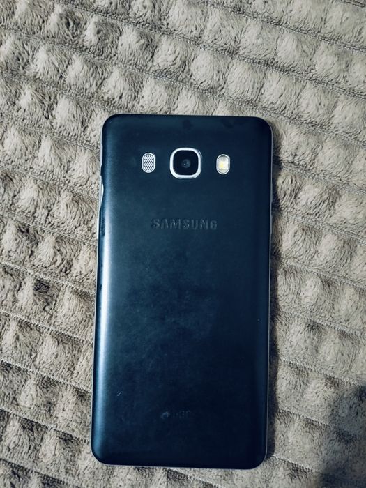 Самсунг J5 в отличном состоянии