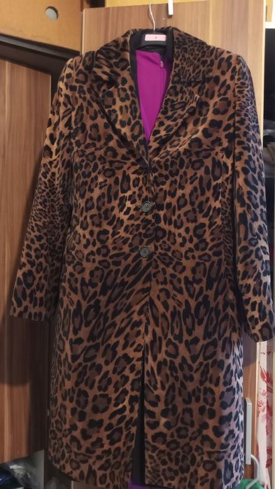 Pardesiu elegant animal print