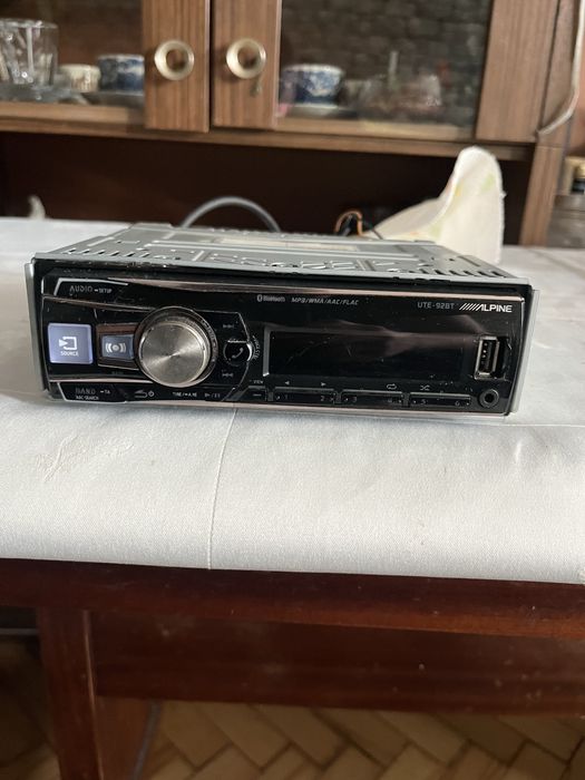 Радио ALPHINE UTE-92BT за кола