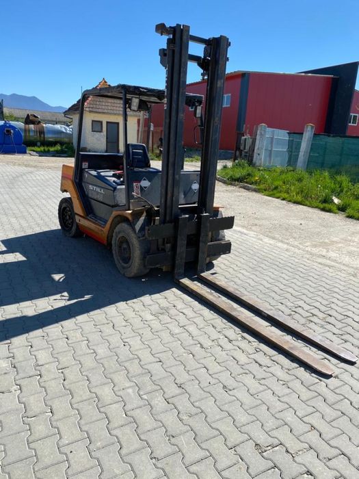 Inchiriez stivuitoare 1,5-6 tone