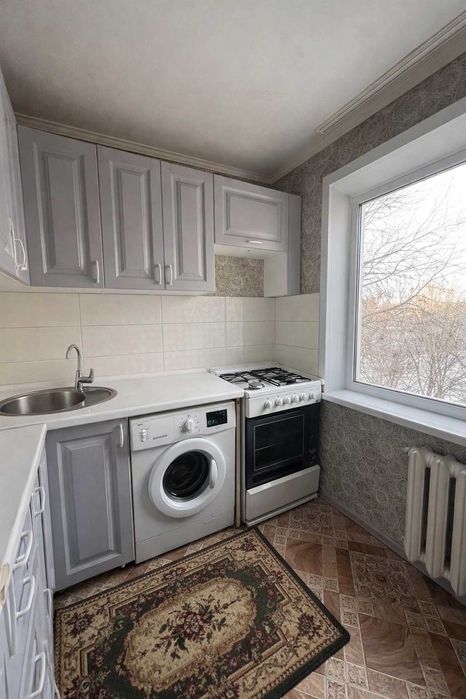 Продаю 3 ком. квартиру, комнаты раздельные, два балкона, не угловая