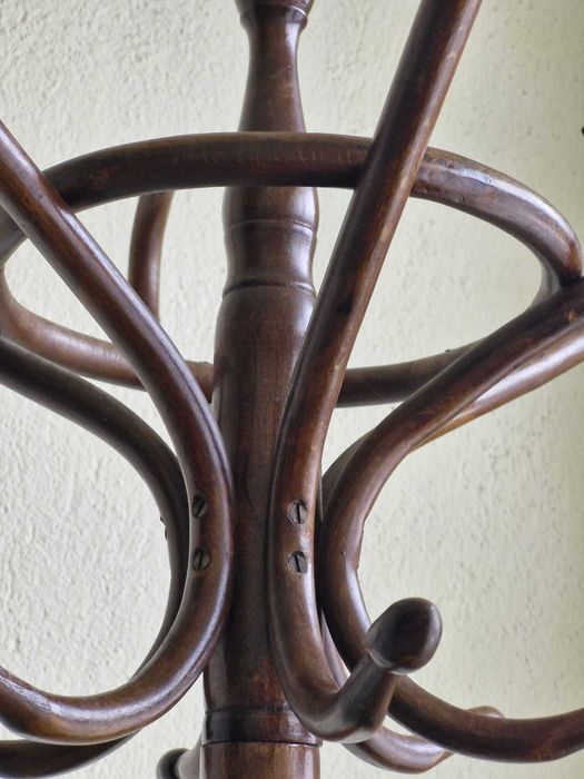 Стара виенска закачалка в перфектно състояние