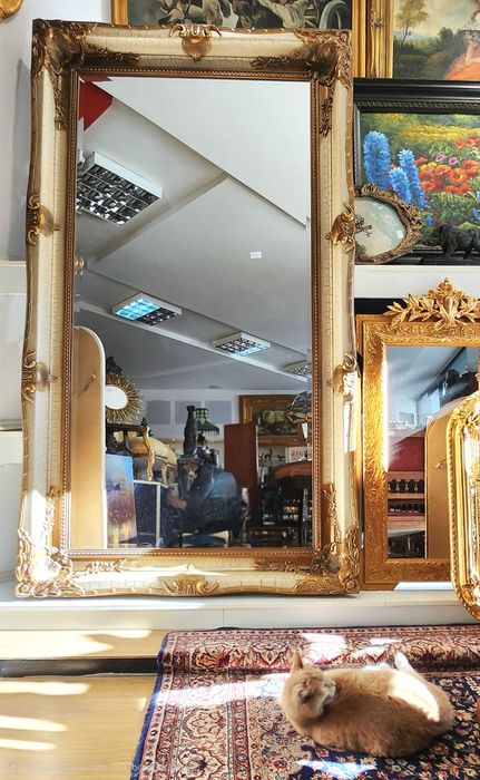 Голямо стеннo огледало