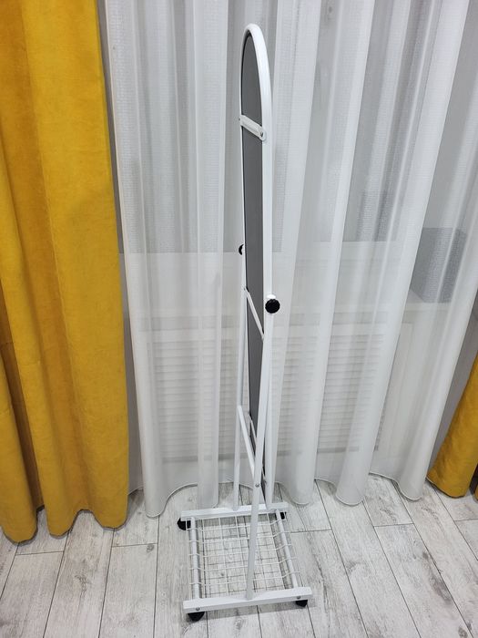 Продаётся напольное зеркало