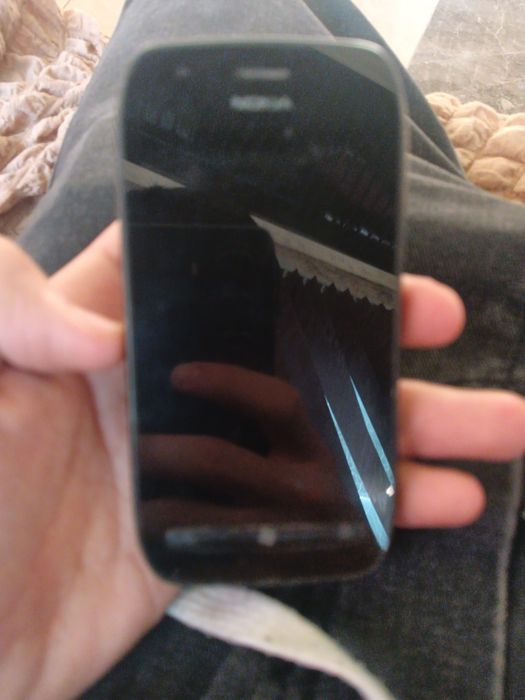 NOKIA 710 Windows Phone.