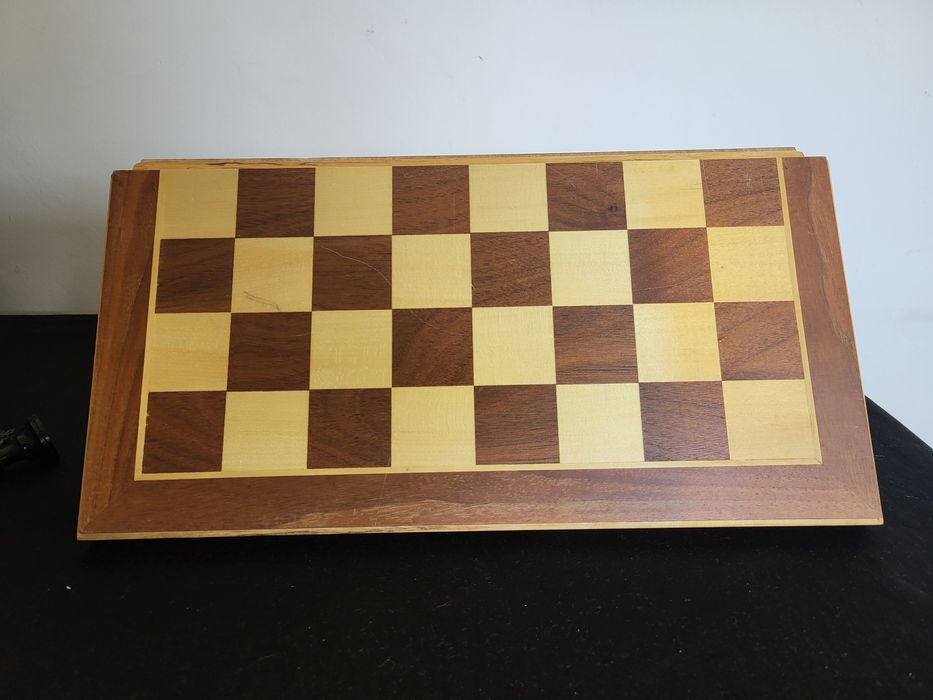 #2 Стар дървен шах