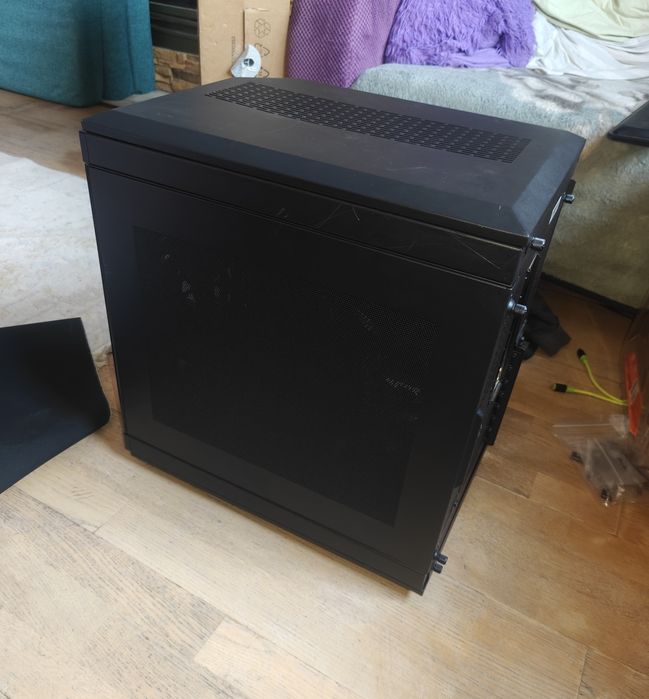 Продам корпус GamaMax с платой процом вертушками