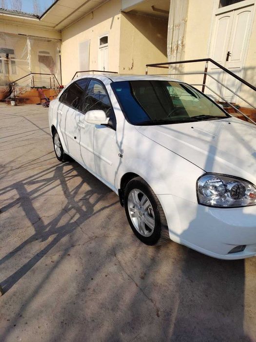 Lasetti sotiladi yili 2012