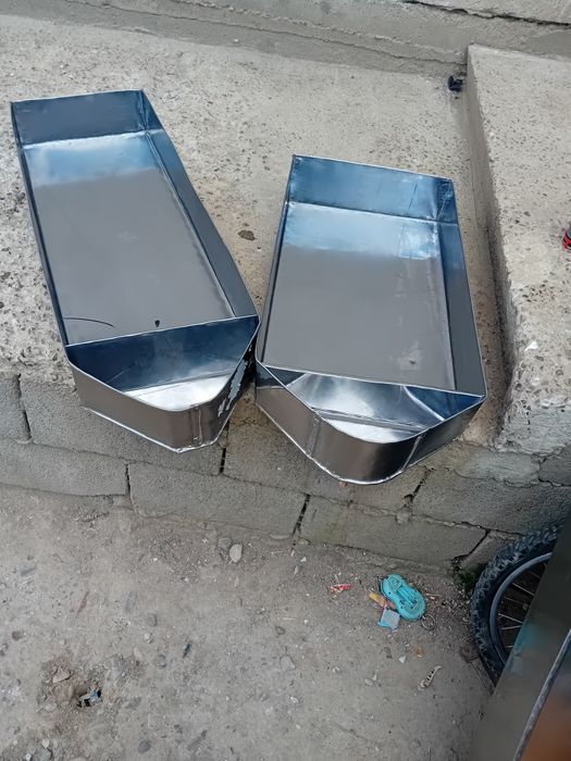 Crinta  petru detalii latelefon