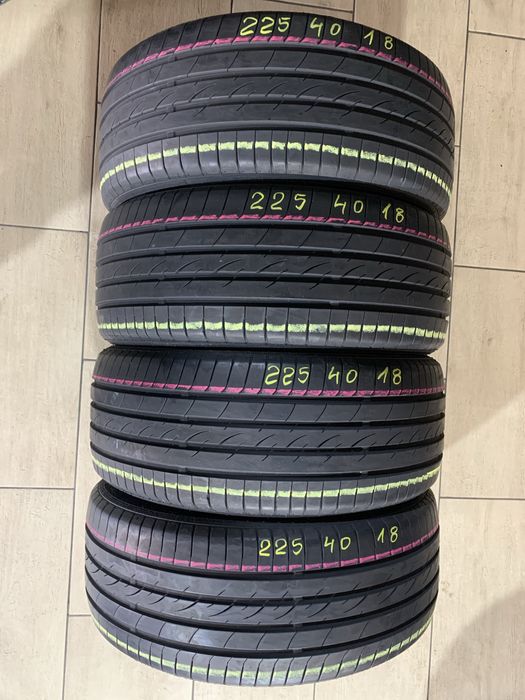 Set 225 40 18 de  vară
