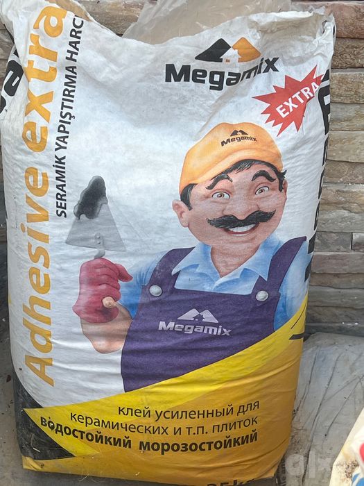 Продам кафельный клей Мега микс 4 мешка