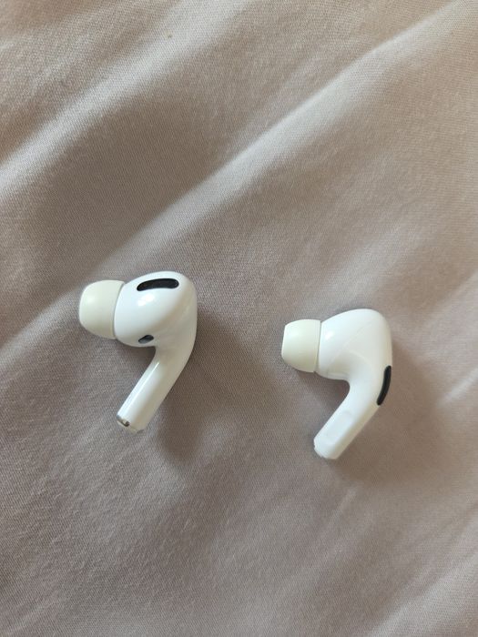 Наушники AirPods MagSafe charging case